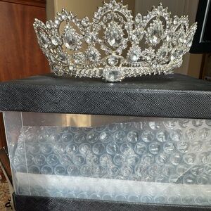 Elegant Black and Silver Decorative Box